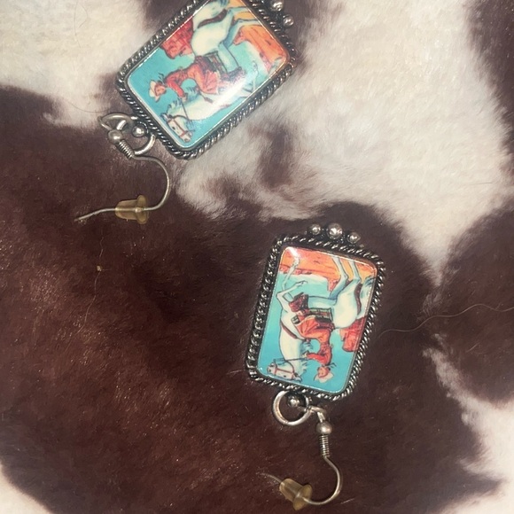 Bronc dangles - Picture 2 of 2